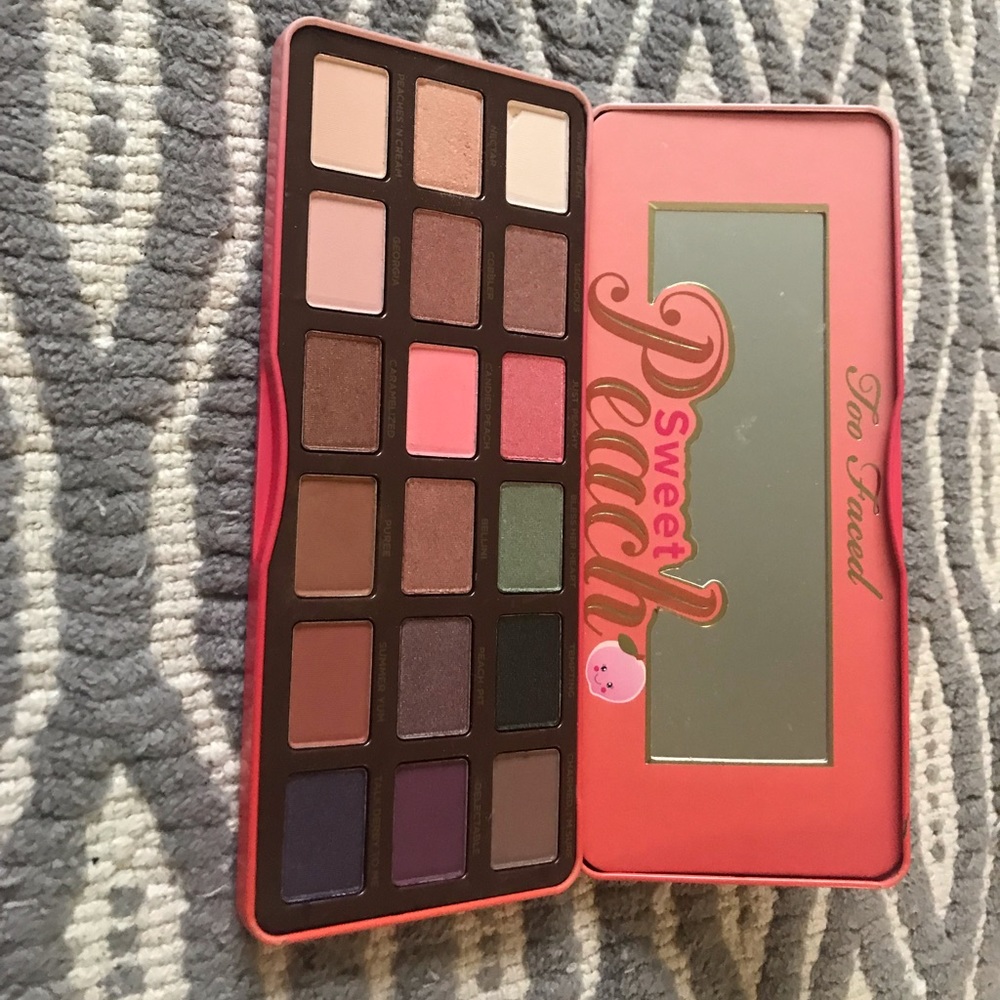 Eyeshadow palette